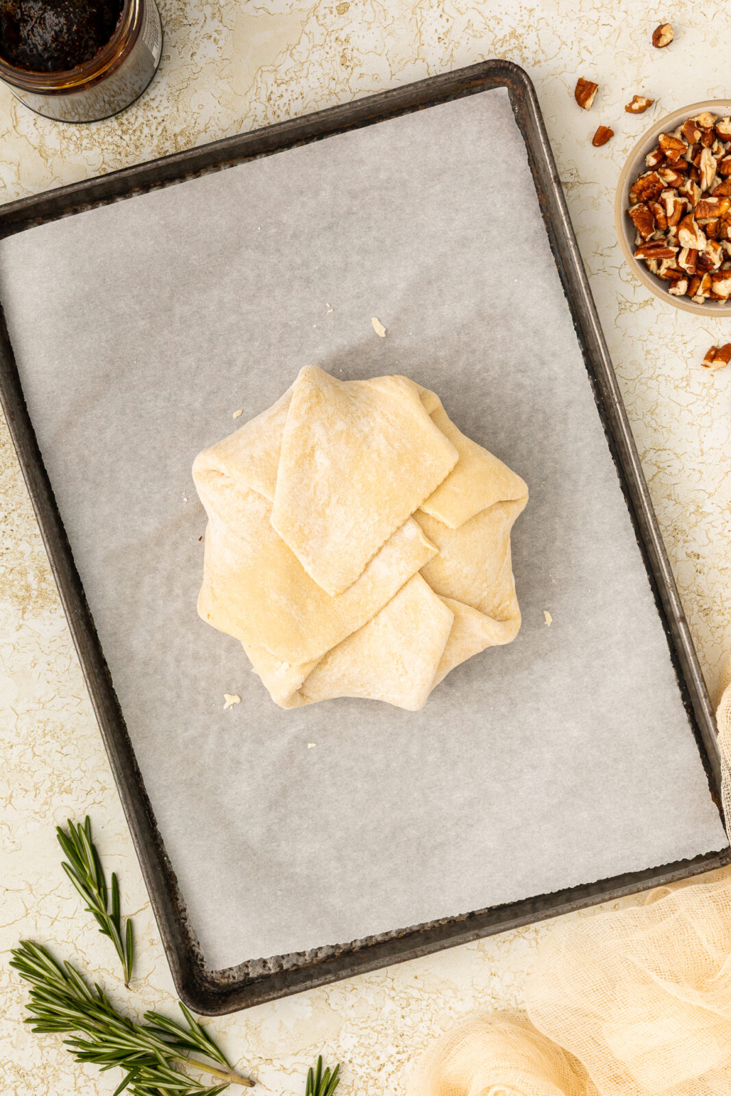 puff pastry wrapped baked brie