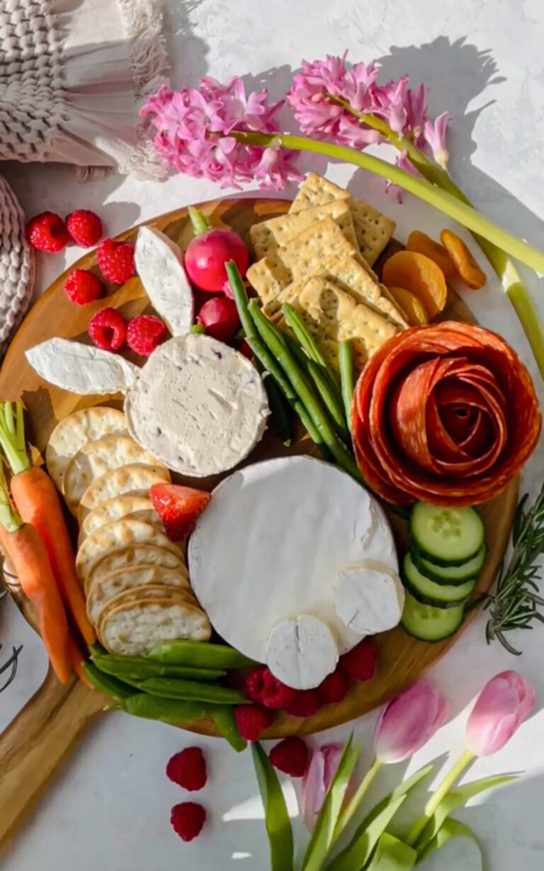 Cute Easter charcuterie board ideas