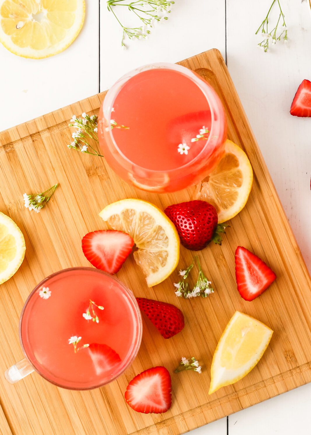 strawberry lemonade cocktails on a serving tray