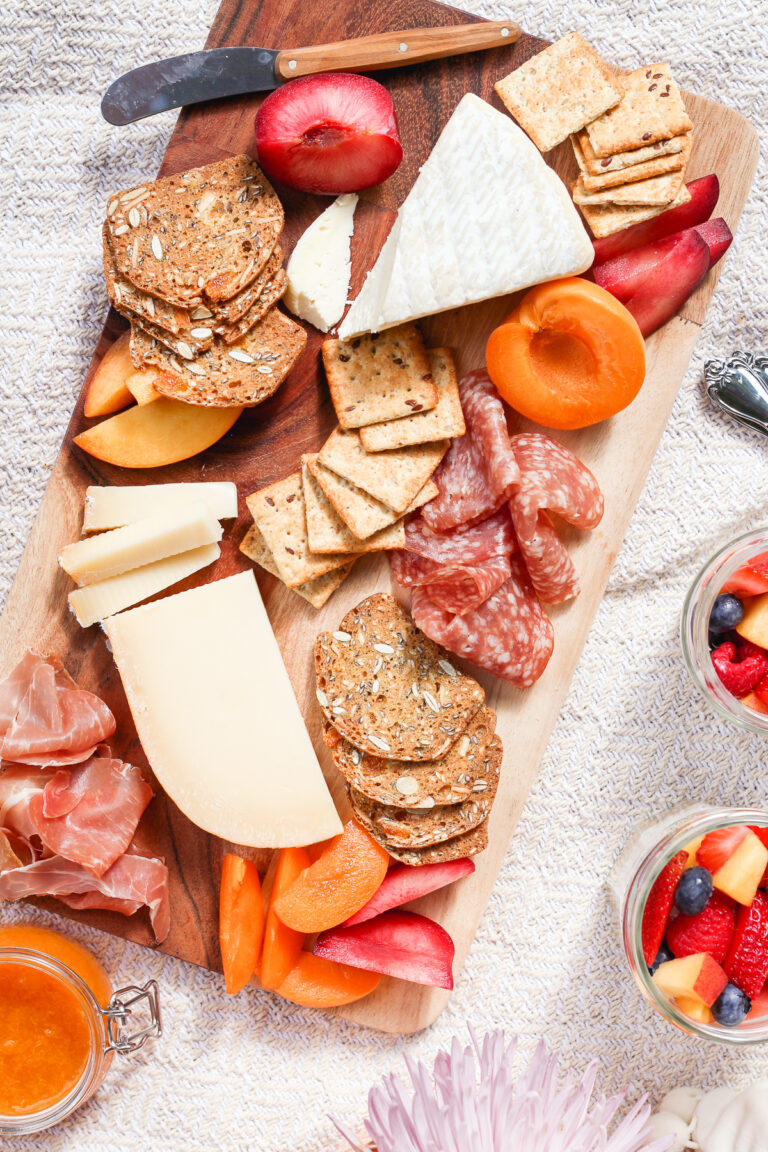 How to Create a Summer Picnic (with recipe ideas!)